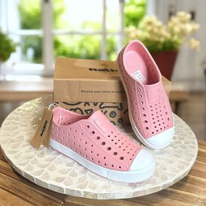 Native Jefferson Waterproof Slip-On Shoes Rose Pink Shell White Lightweight Kids